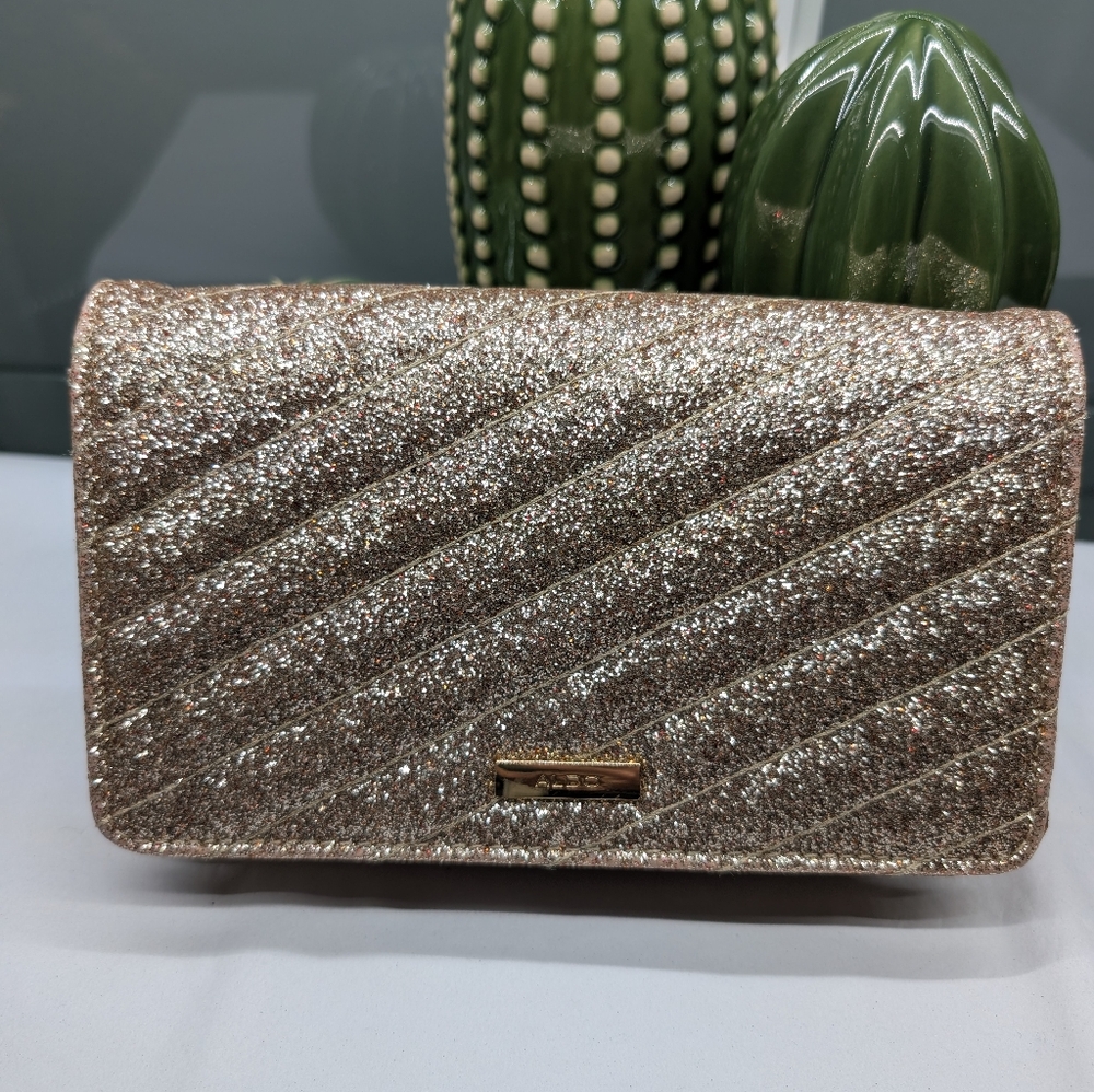 Aldo Gold Glitter Quilted Adjustable/Crossbody/Clutch Gold/Champagne Gold W/Box